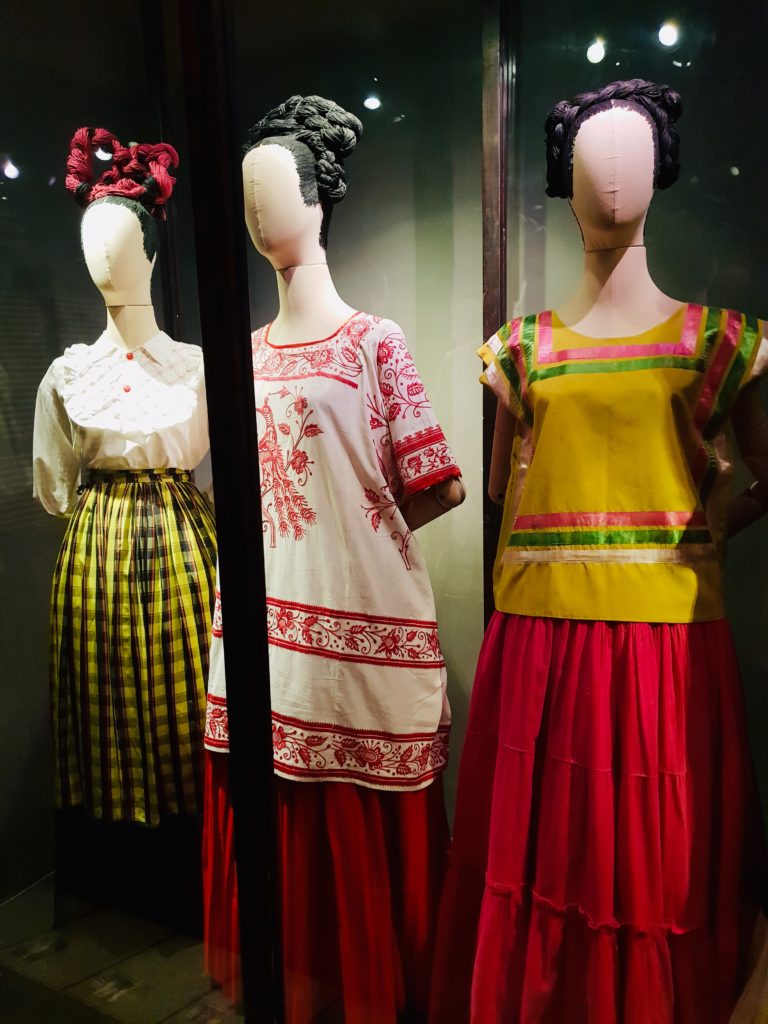 frida kahlo clothes