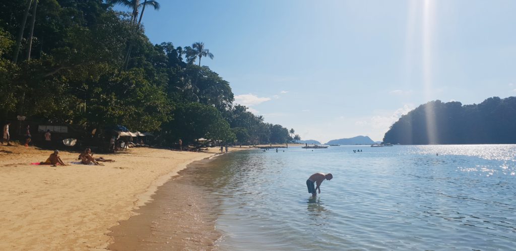 las cabanas beach palawan