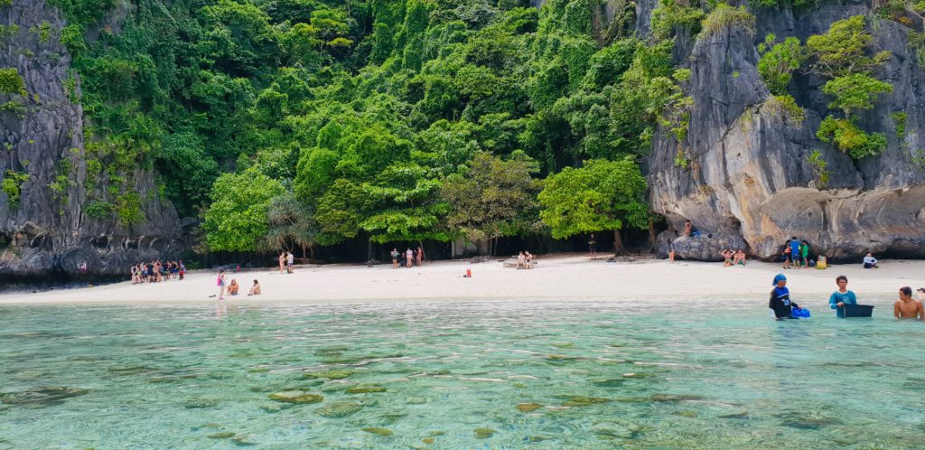 island hopping palawan